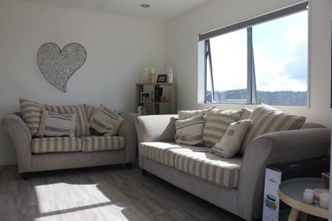 Photo of property in 7 Fern Court, Orewa, 0931