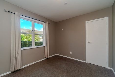 Photo of property in 35 Oswald Crescent, Paparangi, Wellington, 6037