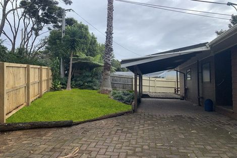 Photo of property in 1/52 Cresta Avenue, Beach Haven, Auckland, 0626