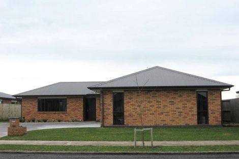 Photo of property in 16 Aldona Place, Fairview Downs, Hamilton, 3214