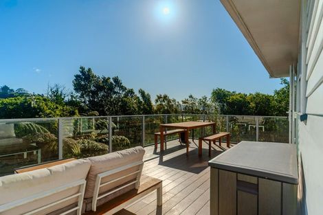 Photo of property in 35 Oswald Crescent, Paparangi, Wellington, 6037