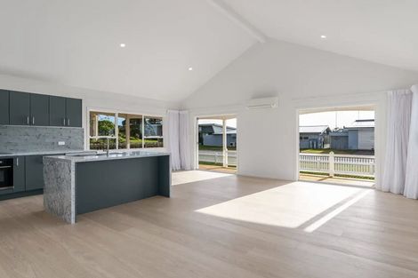 Photo of property in 2 Tokoroa Road, Tairua, 3508