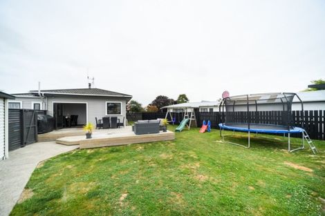 Photo of property in 15 Suzanne Grove, Kelvin Grove, Palmerston North, 4414