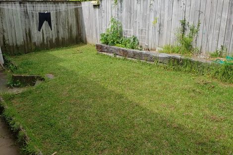 Photo of property in 3/2 Lansdowne Street, Bayswater, Auckland, 0622