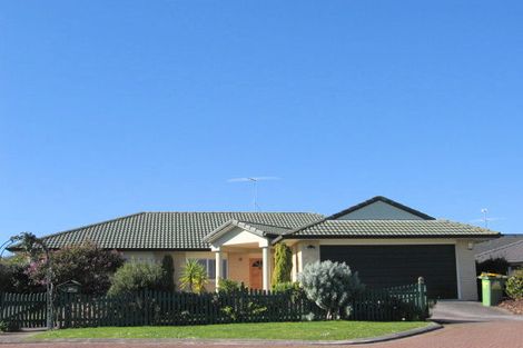 Photo of property in 57 Carisbrook Crescent, Papakura, 2110