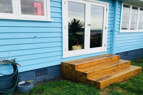 Photo of property in 46 Raukawa Street, Strathmore Park, Wellington, 6022