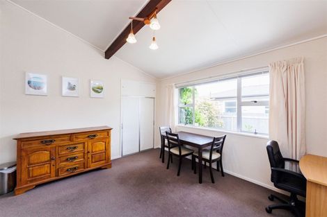 Photo of property in 20 Westhaven Grove, Takaro, Palmerston North, 4412