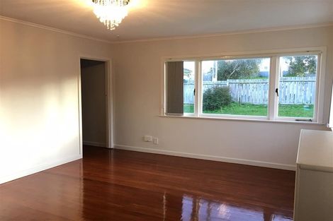 Photo of property in 13 Christmas Road, Manurewa, Auckland, 2102