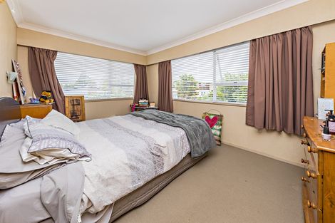 Photo of property in 12 Sunnypark Avenue, Rosehill, Papakura, 2113