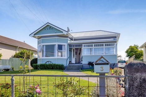 Photo of property in 3 Victoria Street, Hawera, 4610