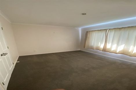 Photo of property in 7a La Perouse Street, Botany Downs, Auckland, 2010