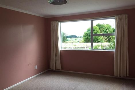Photo of property in 128 Oteramika Road, Seaward Bush, Invercargill, 9871