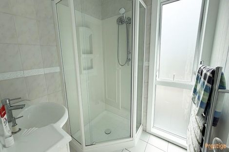 Photo of property in 29 Holyoake Place, Chatswood, Auckland, 0626