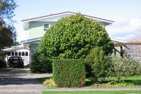 Photo of property in 53 Wikiriwhi Crescent, Awapuni, Palmerston North, 4412