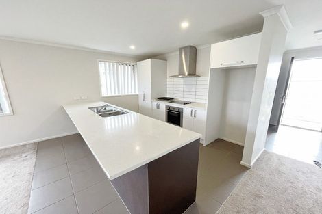 Photo of property in 19 Perla Road, Pukekohe, 2120