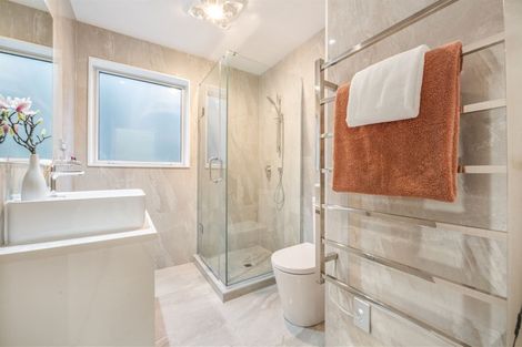 Photo of property in 12 Haku Road, Flat Bush, Auckland, 2019