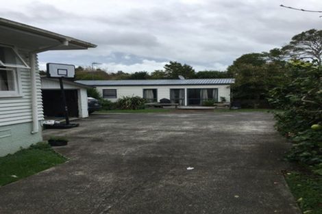 Photo of property in 28 Hillcrest Avenue, Hillcrest, Auckland, 0627
