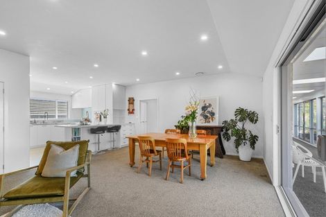 Photo of property in 21 Eric Farley Drive, Kumeu, 0810