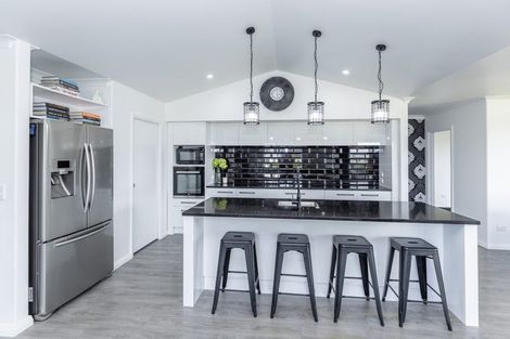 Photo of property in 2 Oak Ridge Drive, Te Awamutu, 3800