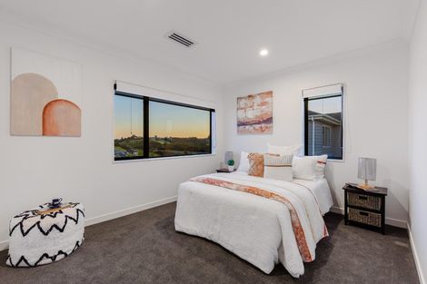 Photo of property in 39 Davey Crescent, Orewa, 0931