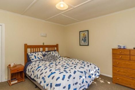 Photo of property in 2 Curtis Street, Northland, Wellington, 6012