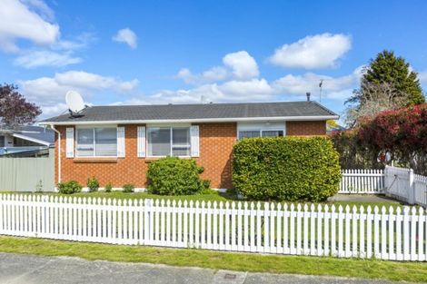 Photo of property in 1/9 Denver Grove, Totara Park, Upper Hutt, 5018