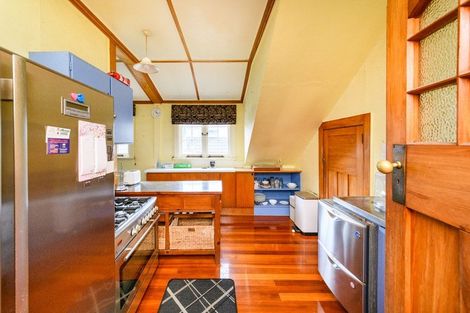 Photo of property in 348 College Street, West End, Palmerston North, 4410