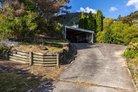 Photo of property in 8 Taranaki Street, Picton, 7220