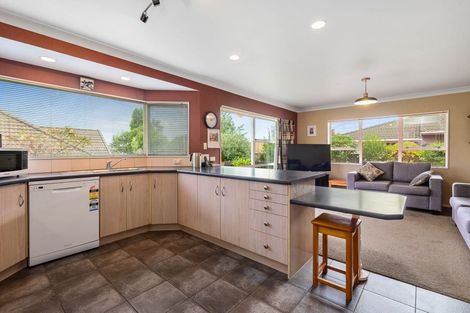 Photo of property in 10 Thelma Place, Lynmore, Rotorua, 3010