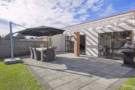Photo of property in 14 Mirabell Place, Golflands, Auckland, 2013