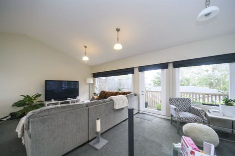 Photo of property in 4 Waicola Drive, Fitzherbert, Palmerston North, 4471