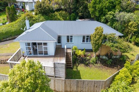 Photo of property in 21 Dorset Grove, Cannons Creek, Porirua, 5024