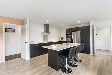 Photo of property in 11 Sauterne Road, Kumeu, 0810