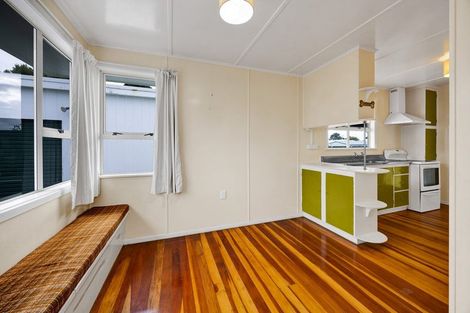 Photo of property in 2 Charles Major Place, Hawera, 4610