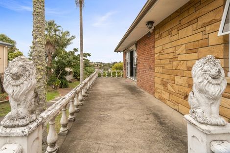 Photo of property in 79 Buscomb Avenue, Henderson, Auckland, 0610
