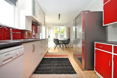 Photo of property in 86 Sylvan Crescent, Te Atatu South, Auckland, 0610