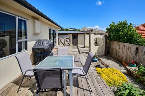 Photo of property in 104 Renown Road, Raumati South, Paraparaumu, 5032