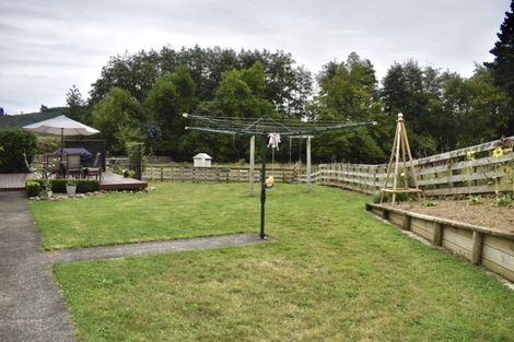 Photo of property in 283 North Manakau Road, Manakau, 5573