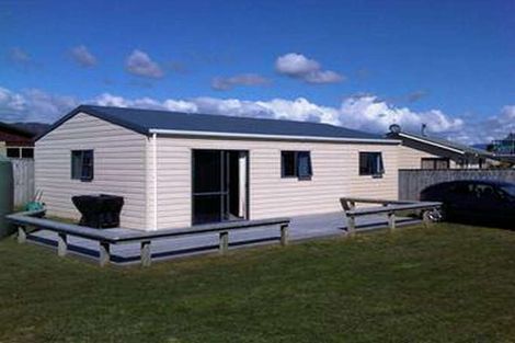 Photo of property in 1 Brendan Drive, Te Horo Beach, Otaki, 5581