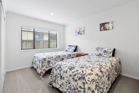 Photo of property in 18 Applemoors Way, Riverhead, 0820