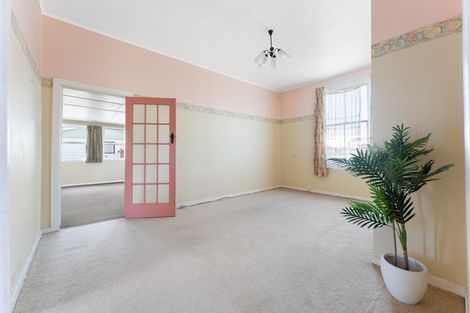 Photo of property in 85 Brooklands Road, Brooklands, New Plymouth, 4310