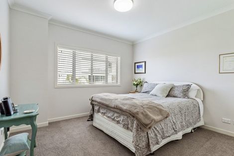 Photo of property in 72 Eaves Bush Parade, Orewa, 0931