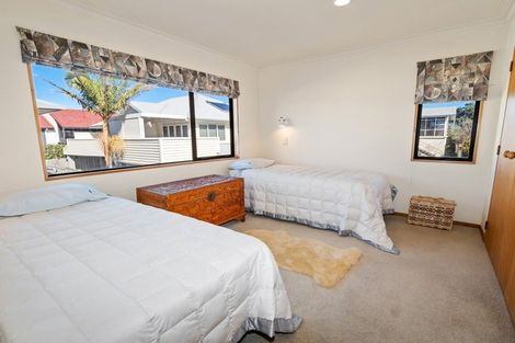 Photo of property in 32 Marine Parade, Mount Maunganui, 3116