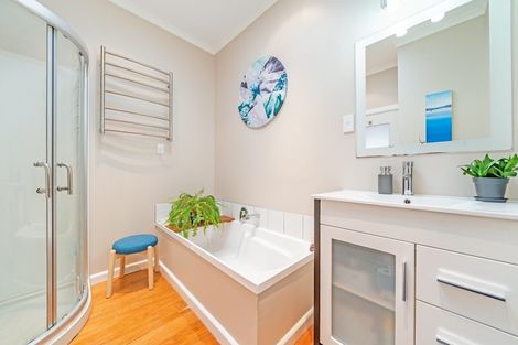 Photo of property in 11 Pitt Street, Moera, Lower Hutt, 5010