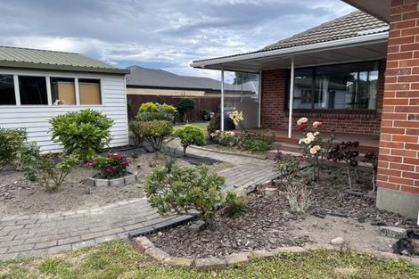 Photo of property in 32 Avonhead Road, Avonhead, Christchurch, 8042