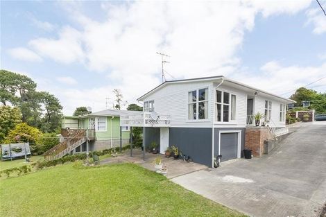 Photo of property in 22 Crystal Avenue, Glendene, Auckland, 0602