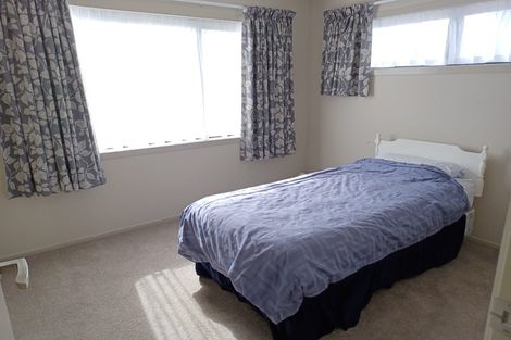 Photo of property in 23 Brindle Way, Newlands, Wellington, 6037