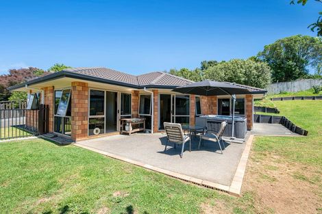 Photo of property in 31 Te Kauri Place, Helensville, 0800