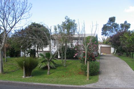 Photo of property in 127 Durrant Drive, Whangamata, 3620