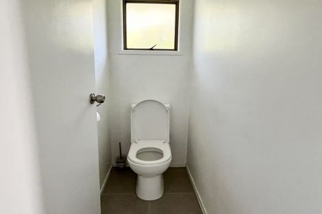 Photo of property in 68 Kaipatiki Road, Glenfield, Auckland, 0629